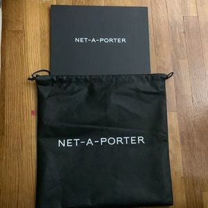 Foldable “ Net-A-Porter “ medium box +”Net A Porter”Drawstring Dust Bag